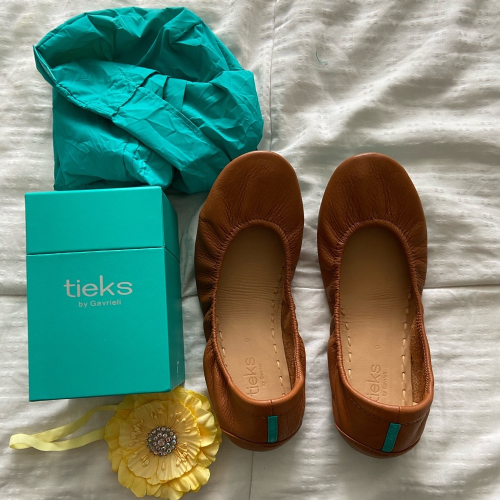 Tieks by Gavrieli in Chestnut size 9